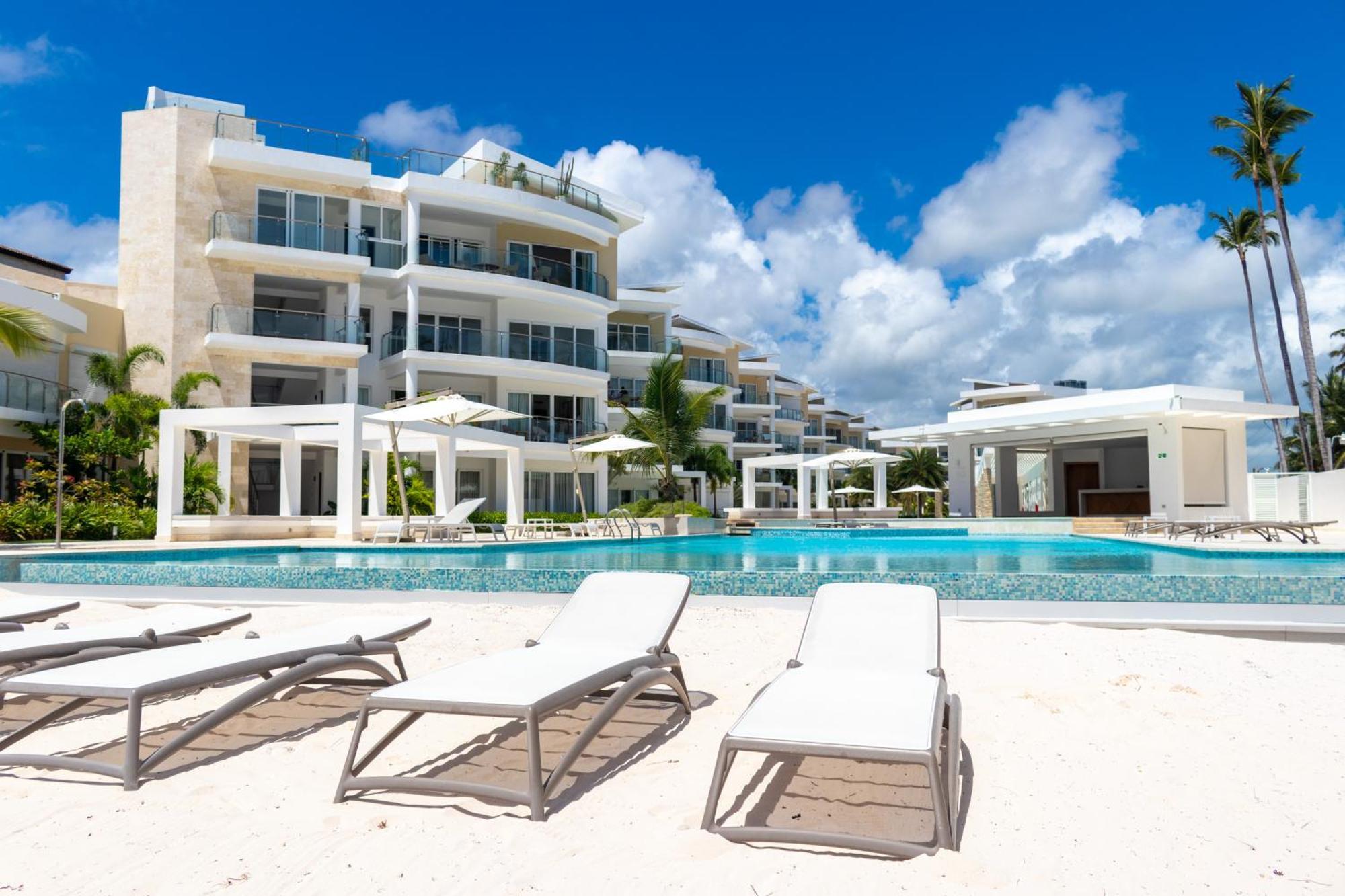 Family Getaway Apartment - Right On The Beach Punta Cana Exterior photo
